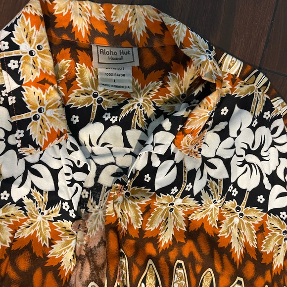 Vintage Aloha Hut Hawaiian Shirt Size L Short Sleeve Surfboard Print 100% Rayón - Picture 7 of 14